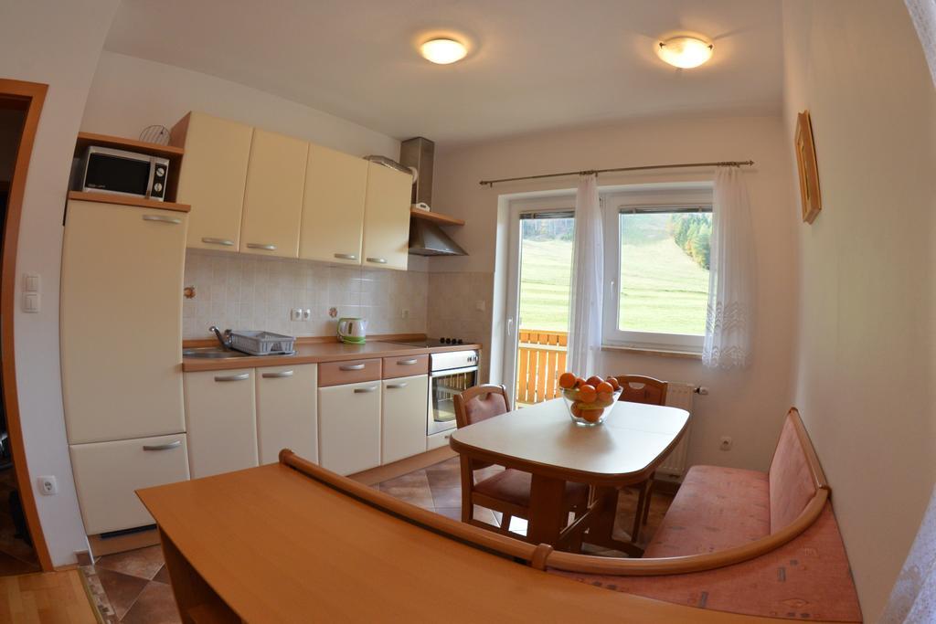 Apartments Rozic Kranjska Gora Rum bild